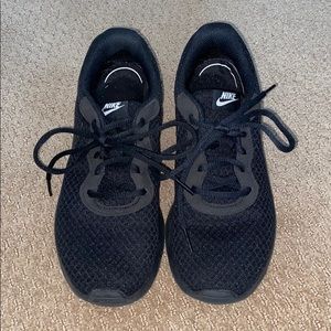 Nike Women’s Tanjuns